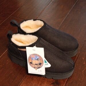 Sheepskins Downunder Tasman Black Platform Shoes Size 8